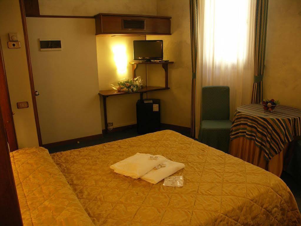 Hotel Duse Азоло Экстерьер фото